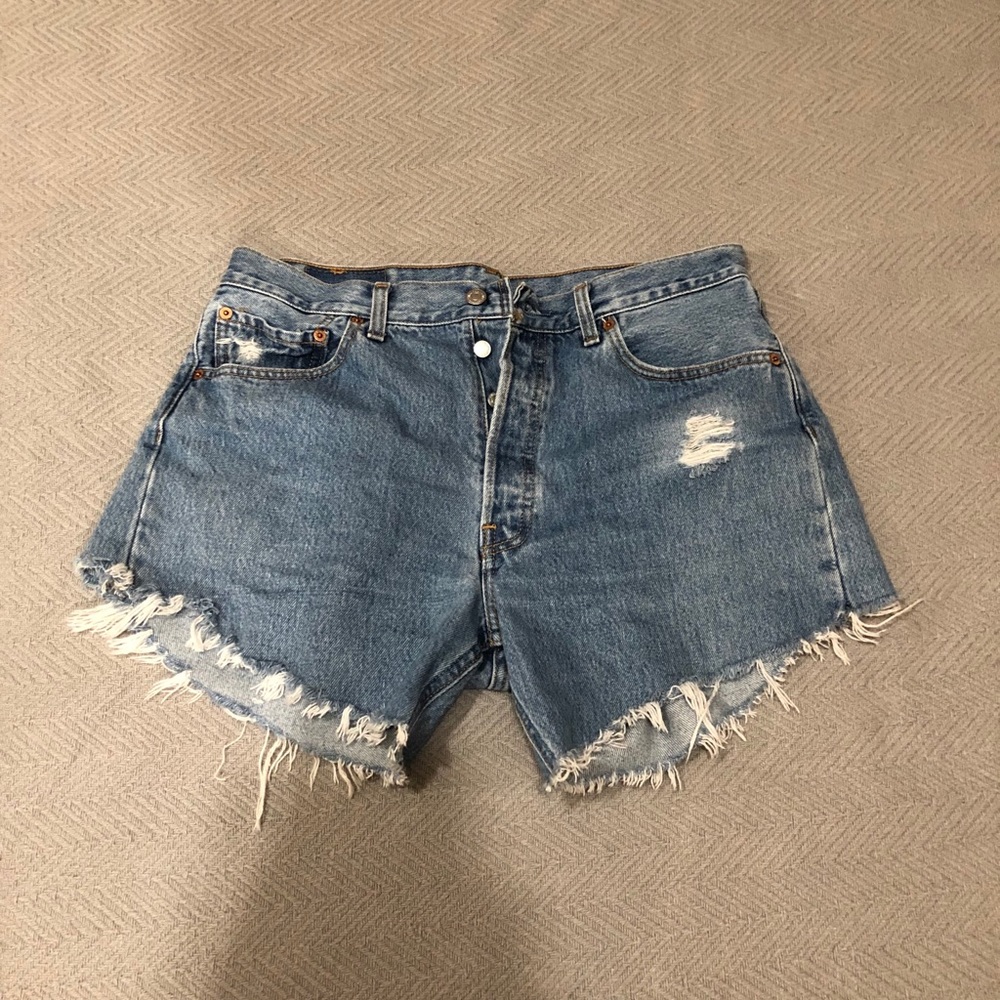 Levi’s cut off shorts